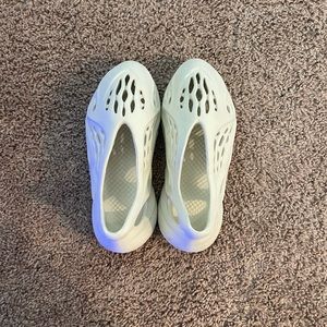 Yeezy Foam RNNR
